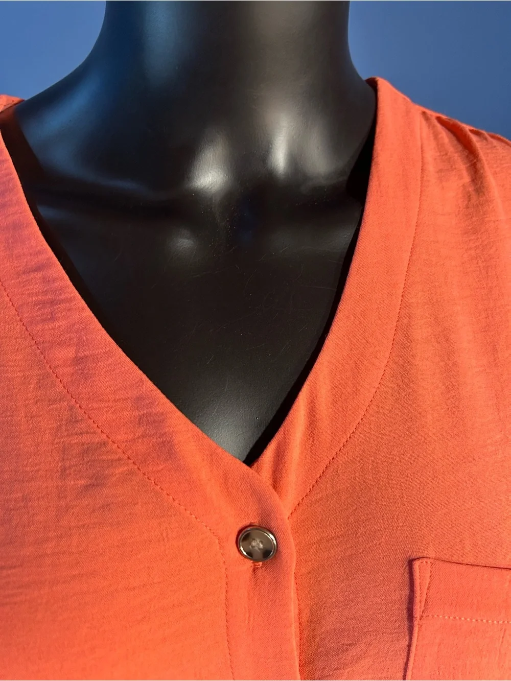 Laura Coral Button-Front Tie-Hem Blouse. Like new. - Picture 5 of 5